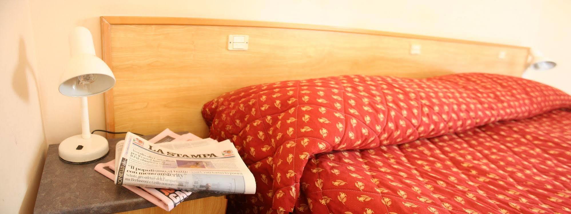 Albergo Savoia Ospedaletti Kültér fotó
